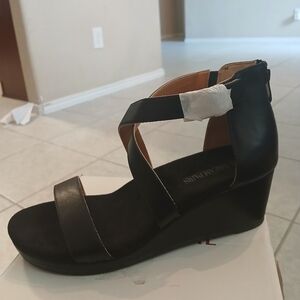 Dream pairs Women's Wedge Ankle Strap Sandals Sz 11